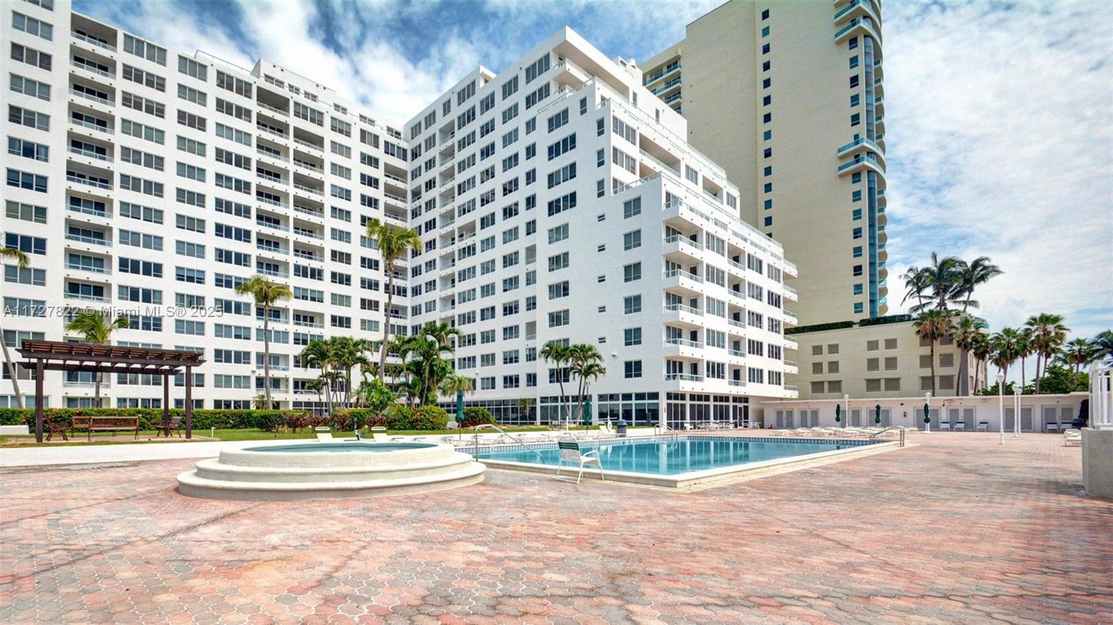 THE CARRIAGE CLUB NORTH - Residential