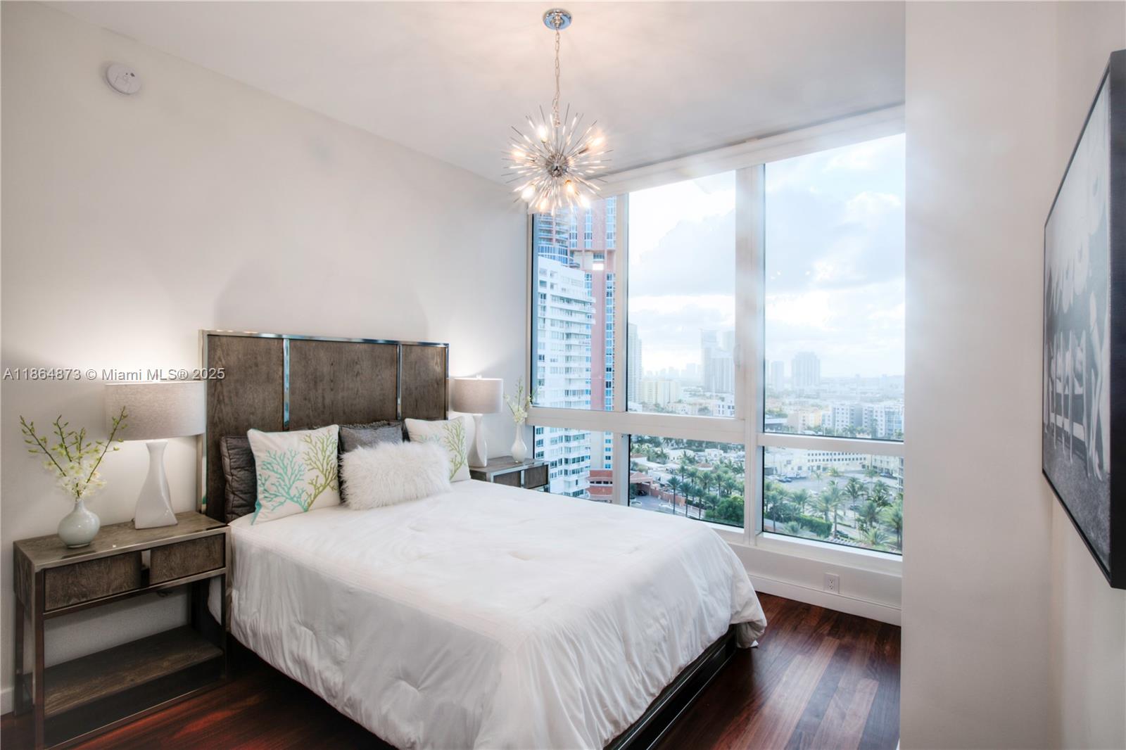 Continuum on South Beach - Residential