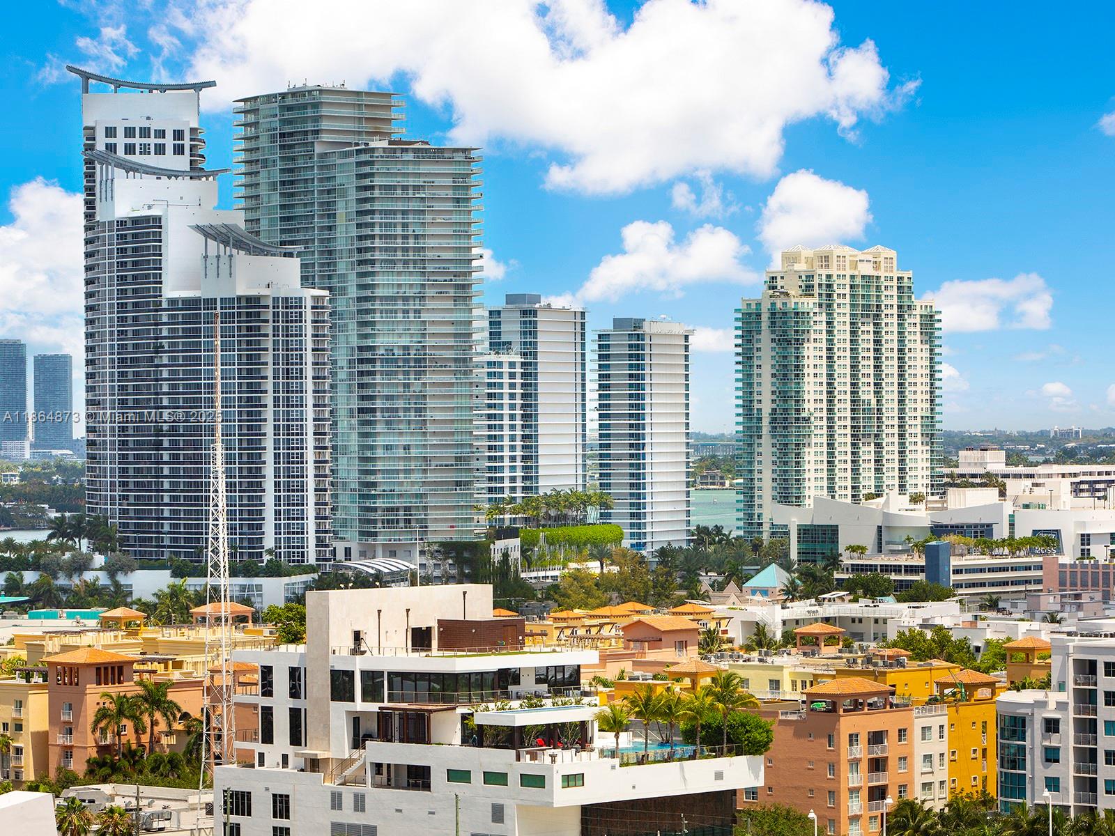 Continuum on South Beach - Residential