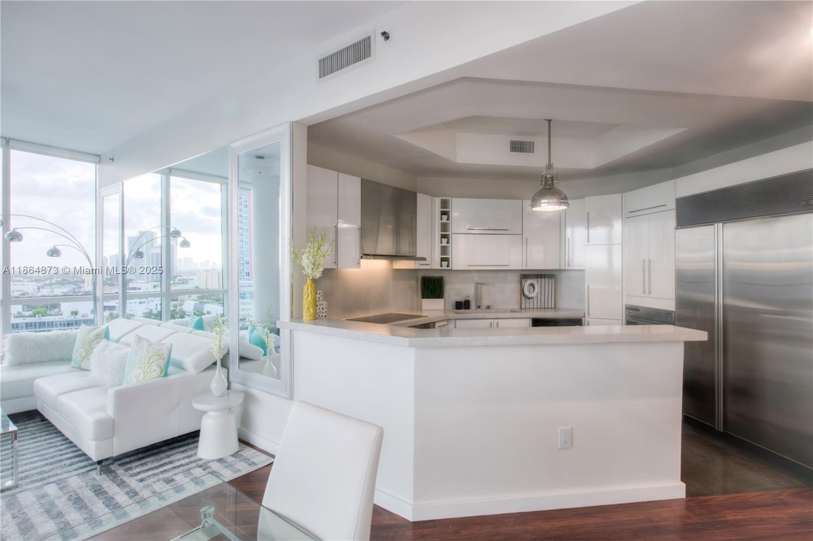 100 S Pointe Dr 1501