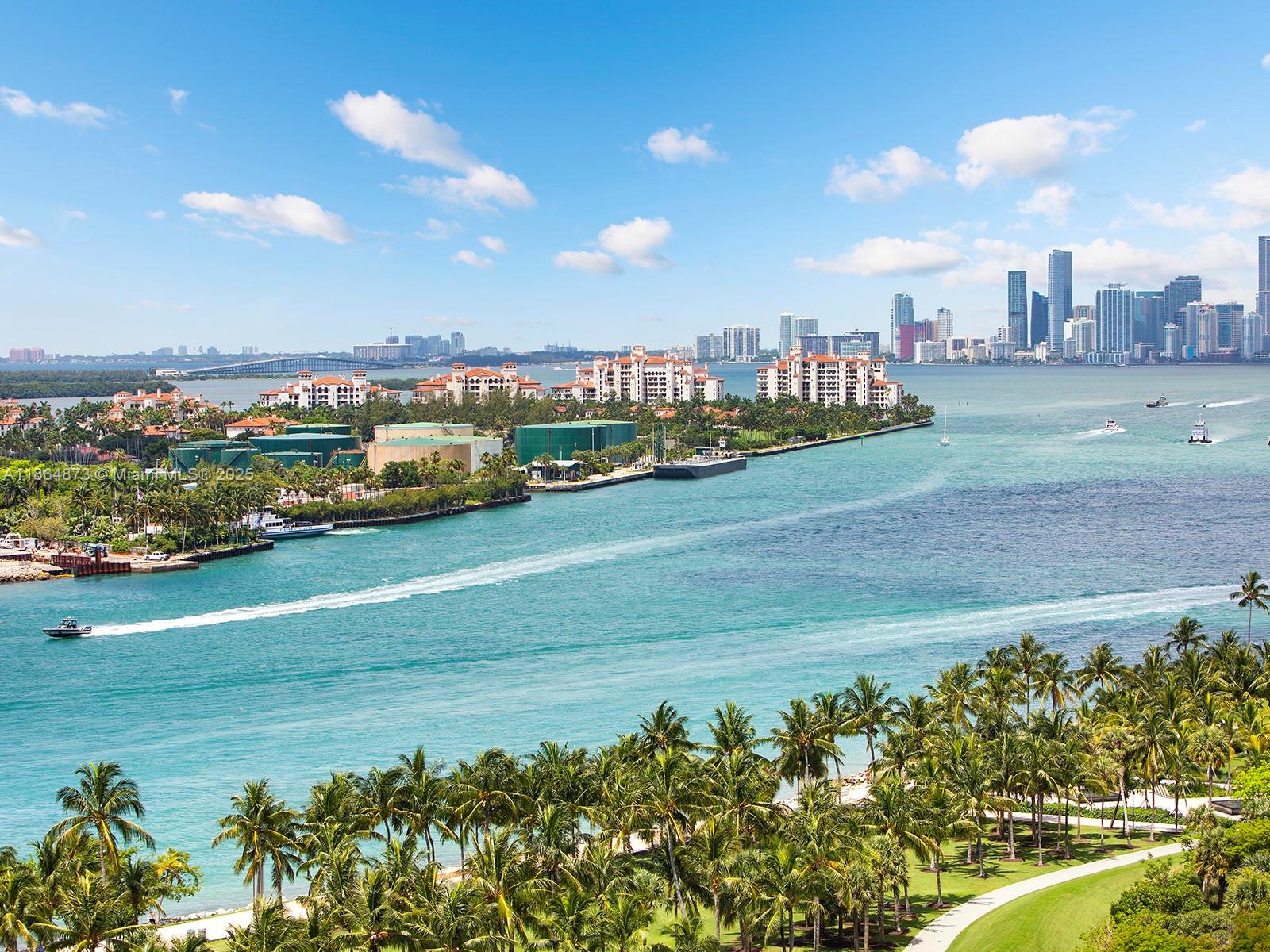 Continuum on South Beach - Residential