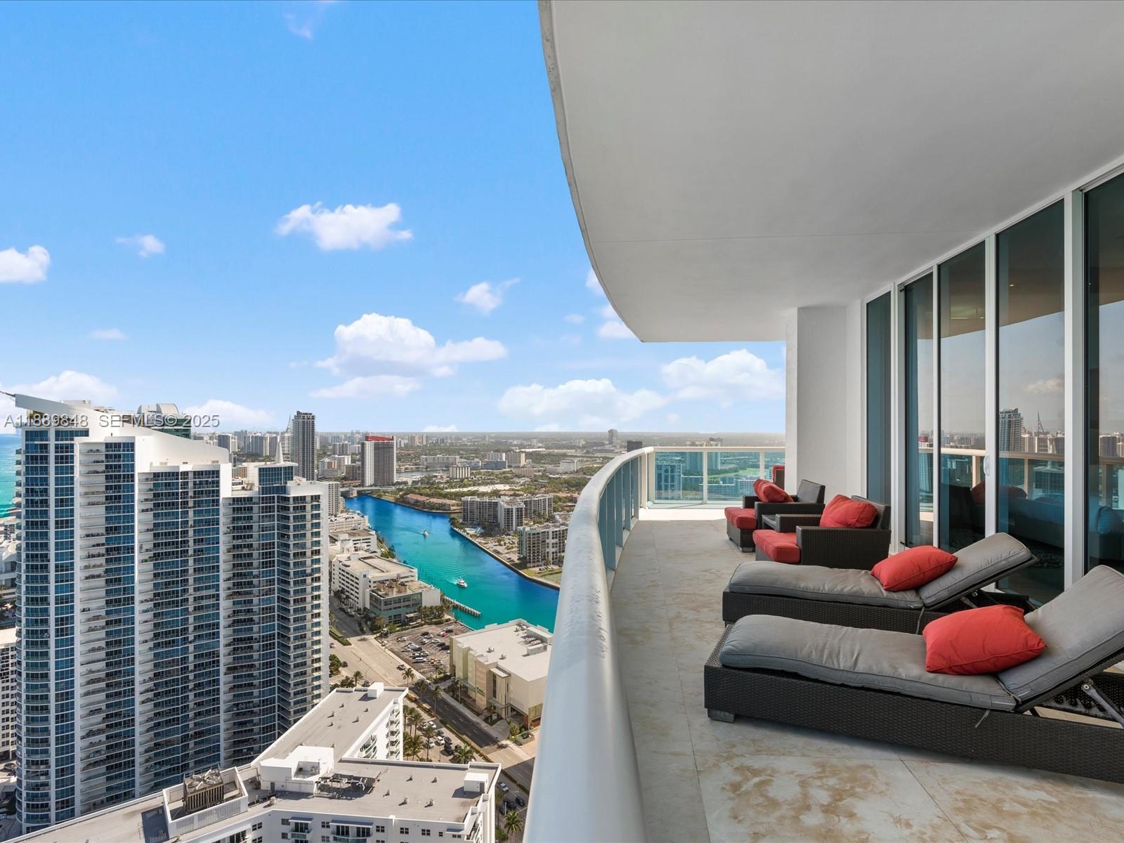 2711 HOLLYWOOD BEACH COND - Residential