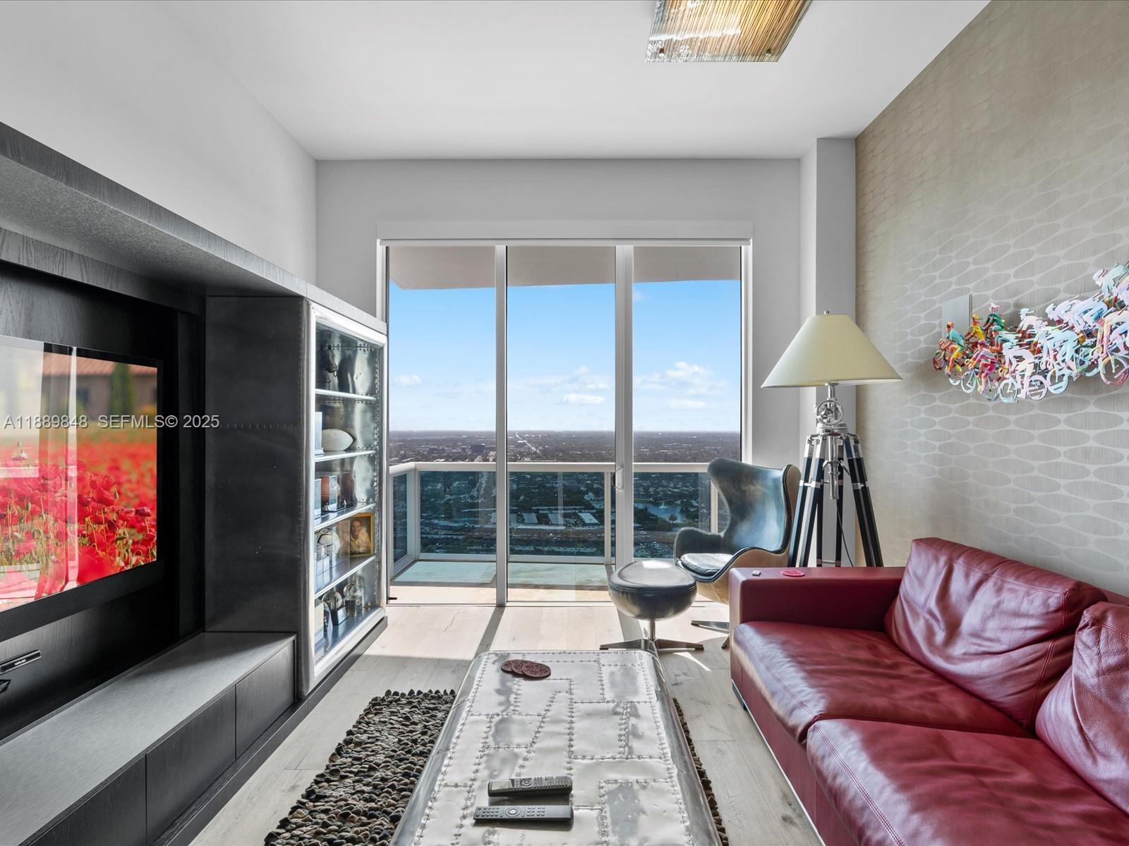 2711 HOLLYWOOD BEACH COND - Residential