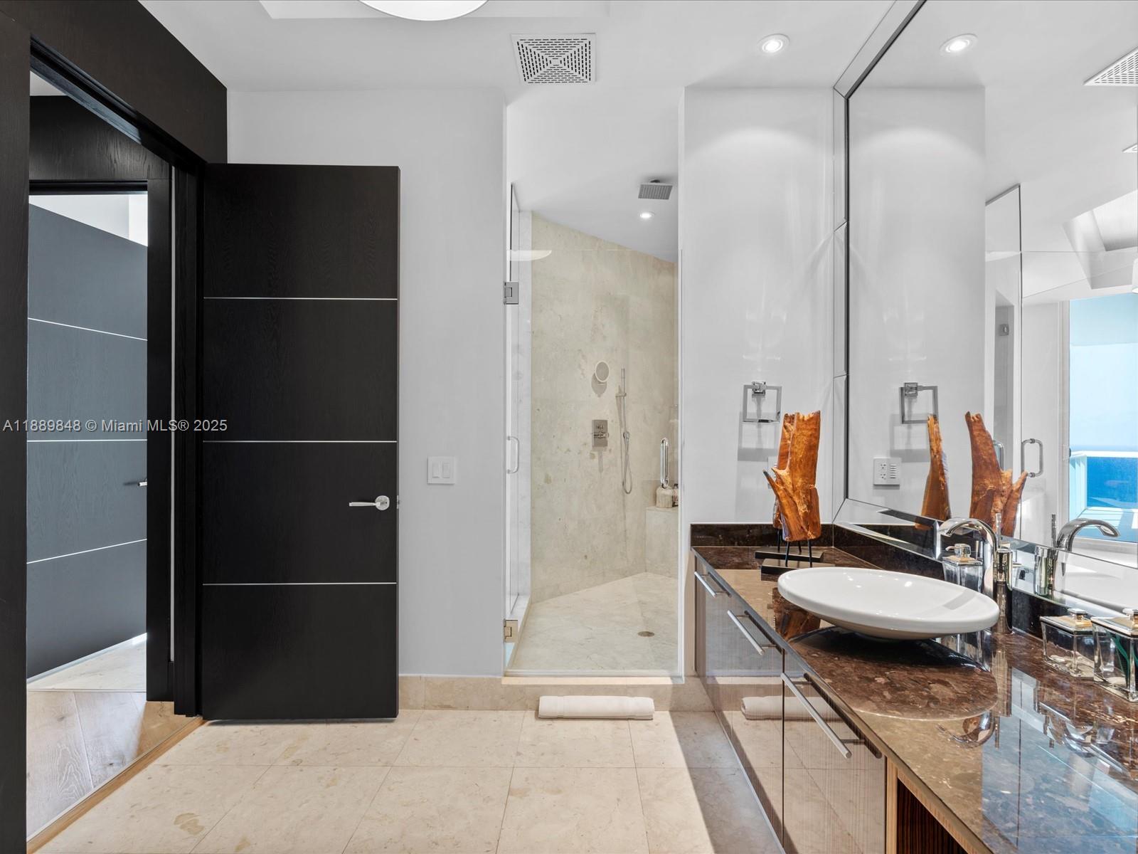 2711 HOLLYWOOD BEACH COND - Residential