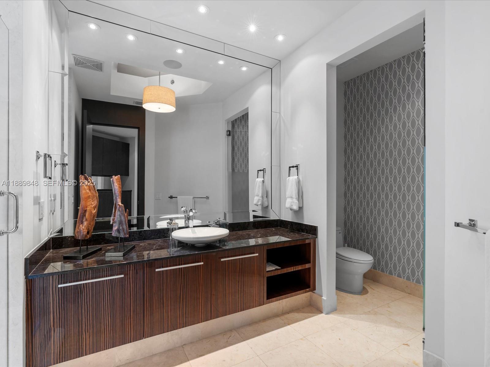 2711 HOLLYWOOD BEACH COND - Residential