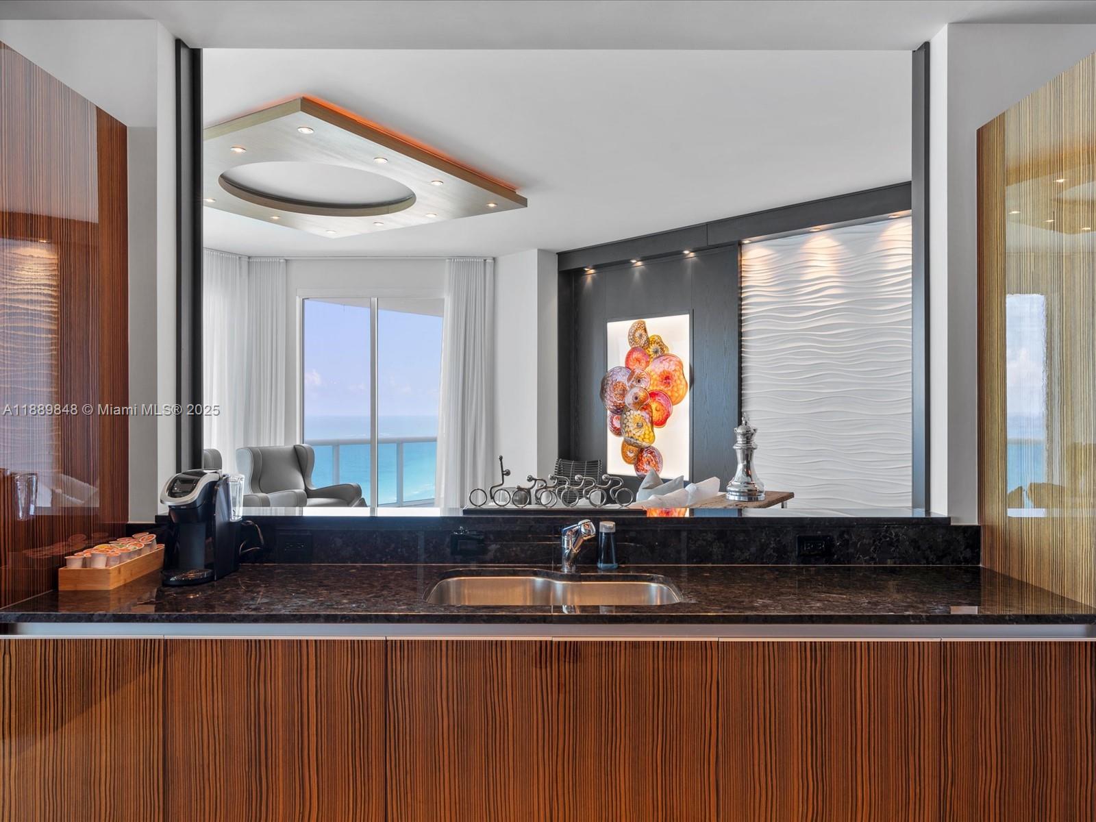 2711 HOLLYWOOD BEACH COND - Residential