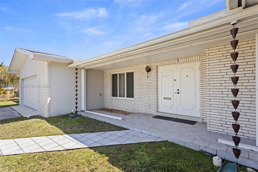 BEAUTIFUL, RENOVATED OAKLAND ACRES EMPIRE MODEL LOCATED ON LAKE OKLAND. THIS PROPERTY SITS ON A 40,786.92 LOT ON LAKE OAKLAND IN THE COVETED PINE SHORE COMMUNITY. NEW KITCHEN AND BATHROOMS, THE ROOF IS 10 YEARS OLD. A/C IS LESS THAN 5 YEARS OLD. HIGH IMPACT WINDOWS IN BACK AND ACCORDIAN SHUTTERS ON ALL OTHER WINDOWS.