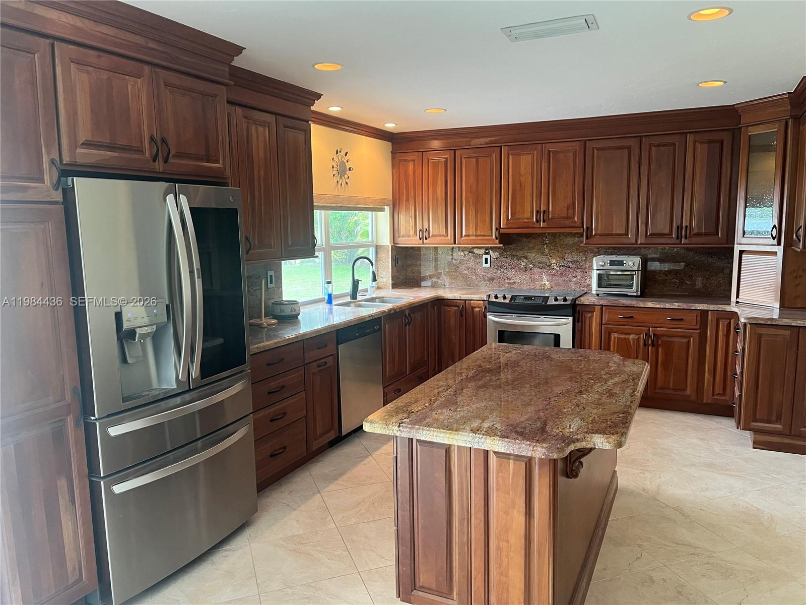 OAKLAND ACRES - Residential