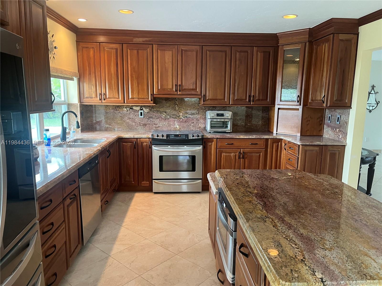 OAKLAND ACRES - Residential