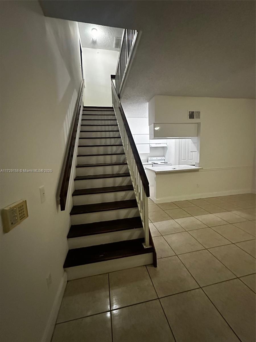 LA HACIENDA COUNTRY CLUB - Residential