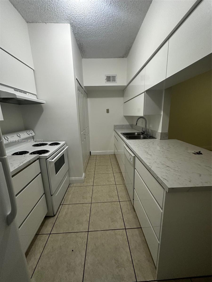 Great condo in convenient location near highways and shopping. Laundry inside unit.
