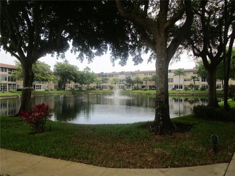 A home in Lauderdale Lakes