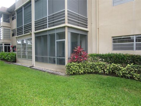 A home in Lauderdale Lakes