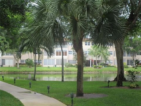 A home in Lauderdale Lakes