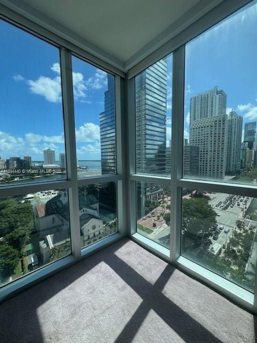 RARE corner unit 2 bed - 2 bathroom. Prime location in the heart of Brickell! 500 Brickell East offers top-tier amenities: pool with skyline views, full gym, spa, theater room, resident lounges, market, 24/7 concierge, and valet. Steps from Brickell City Centre, MetroMover, dining, and nightlife. Ideal for luxury urban living!
