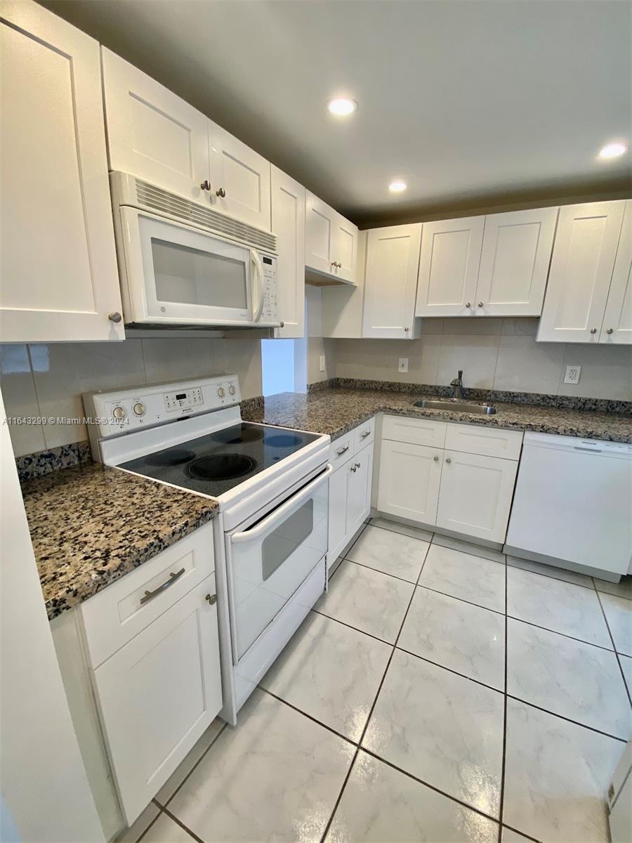 BOCA TEECA CONDO 3 - Residential Lease