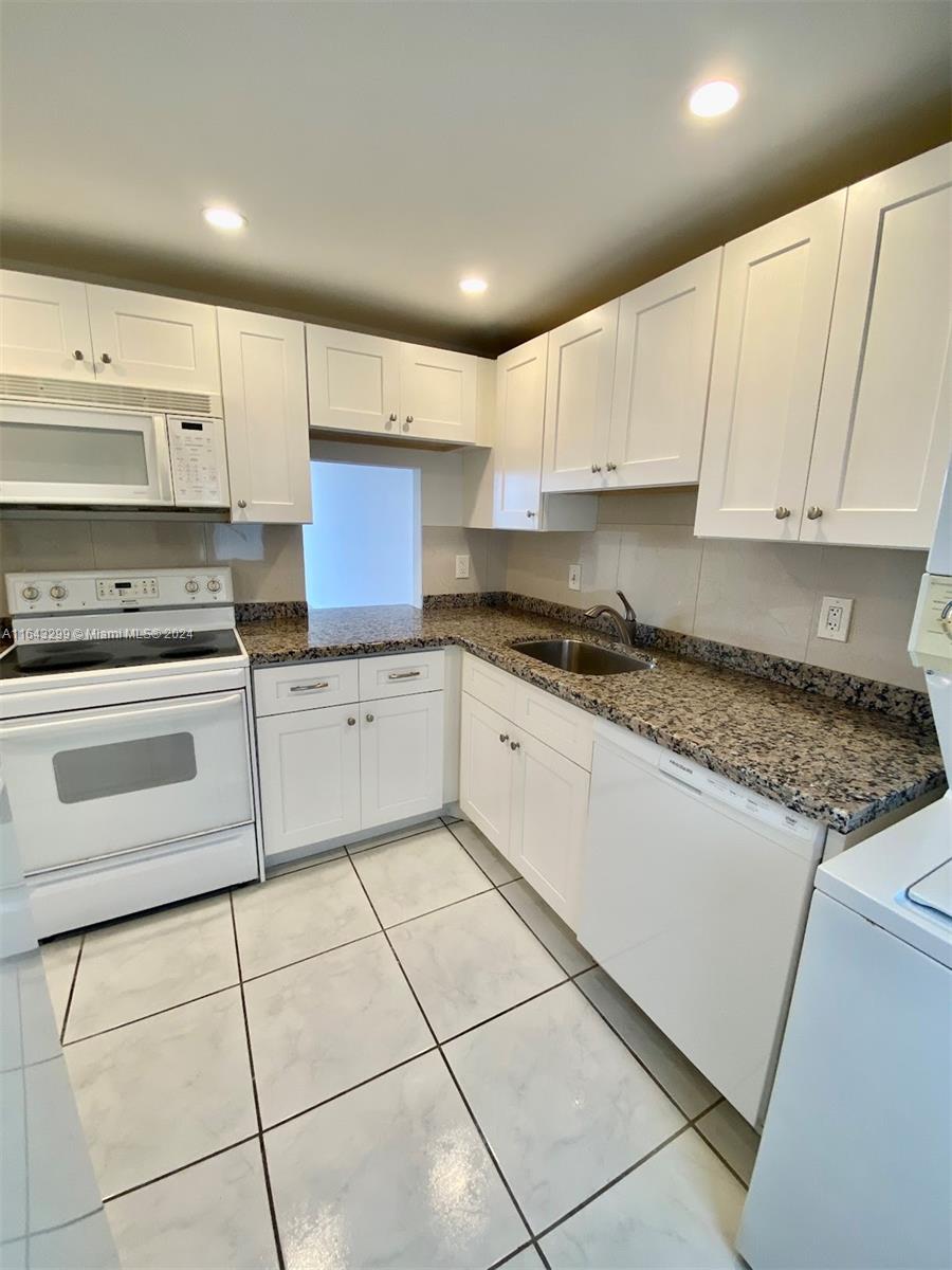 BOCA TEECA CONDO 3 - Residential Lease