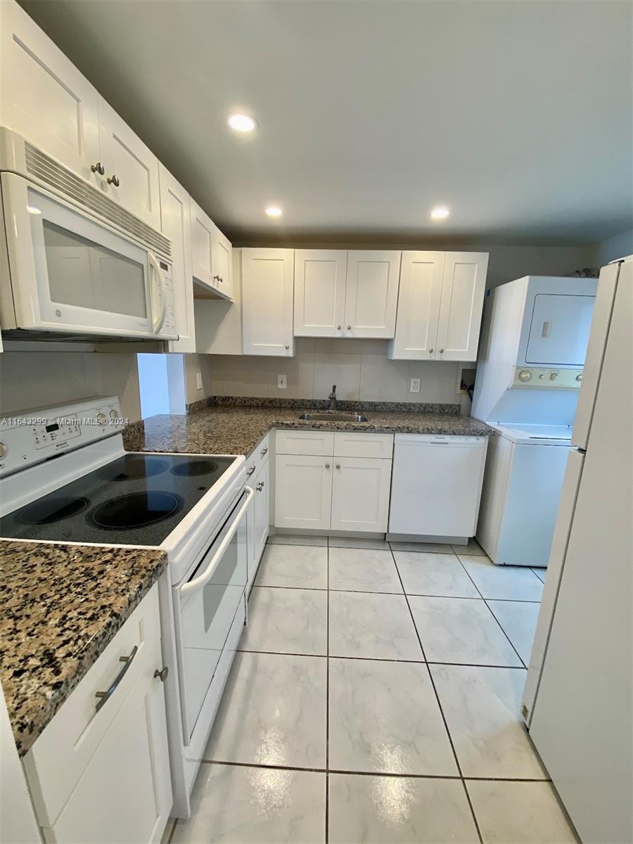 BOCA TEECA CONDO 3 - Residential Lease