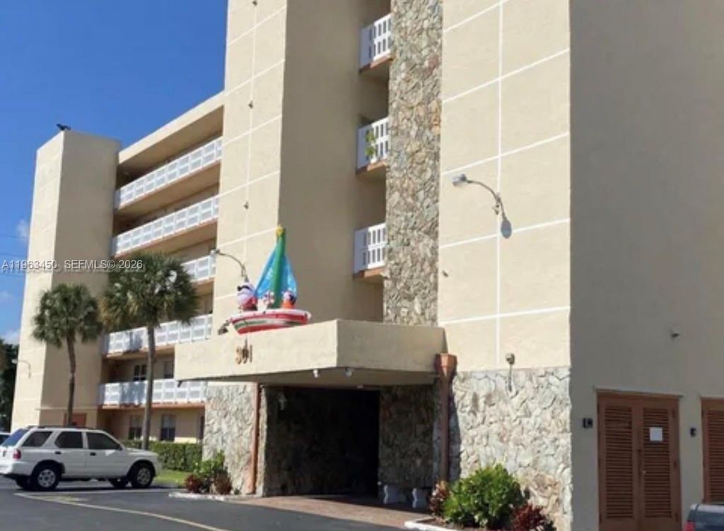 Photo of 301 SE 3rd St #307, Dania Beach, FL 33004 (MLS # A11963450)