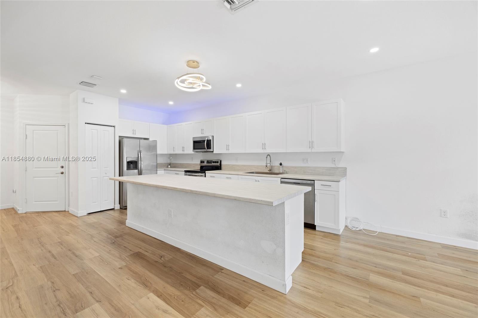 ALLAPATTAH GDNS - Residential