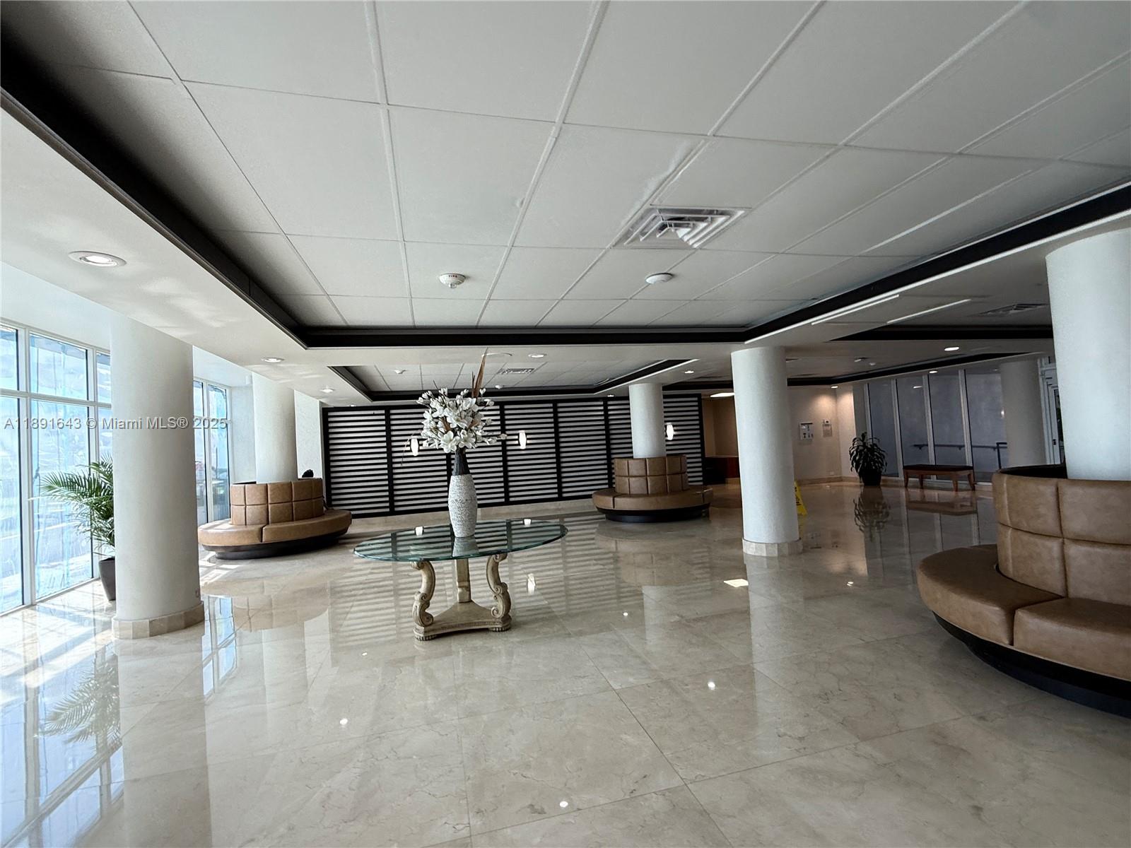 THE CARRIAGE CLUB NORTH. - Residential