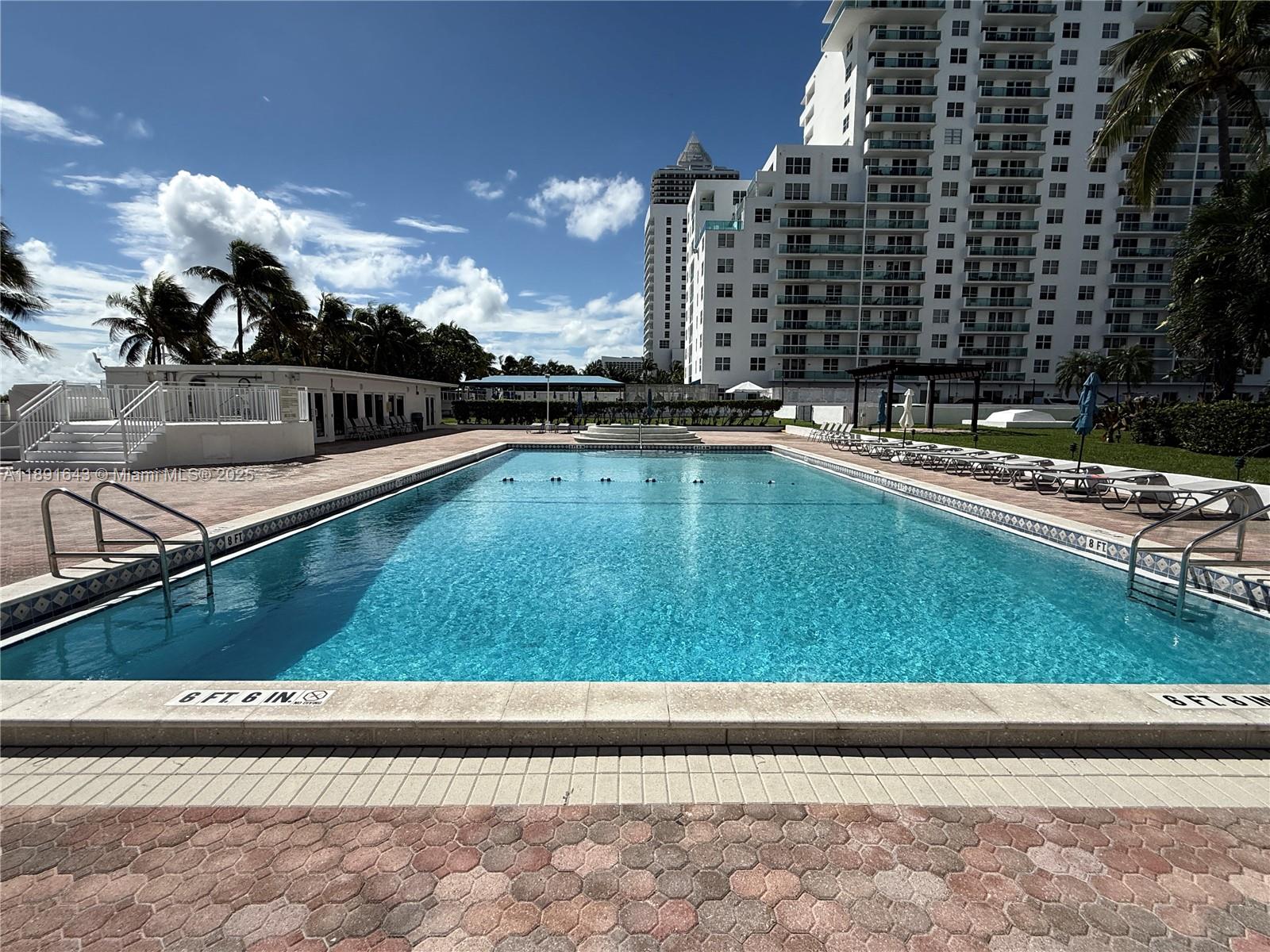 THE CARRIAGE CLUB NORTH. - Residential