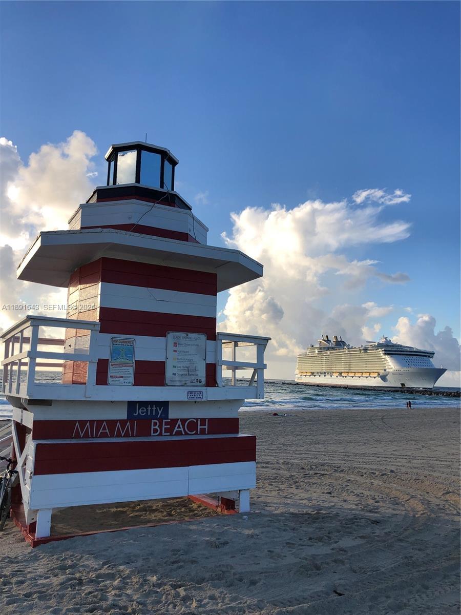 THE CARRIAGE CLUB NORTH. - Residential