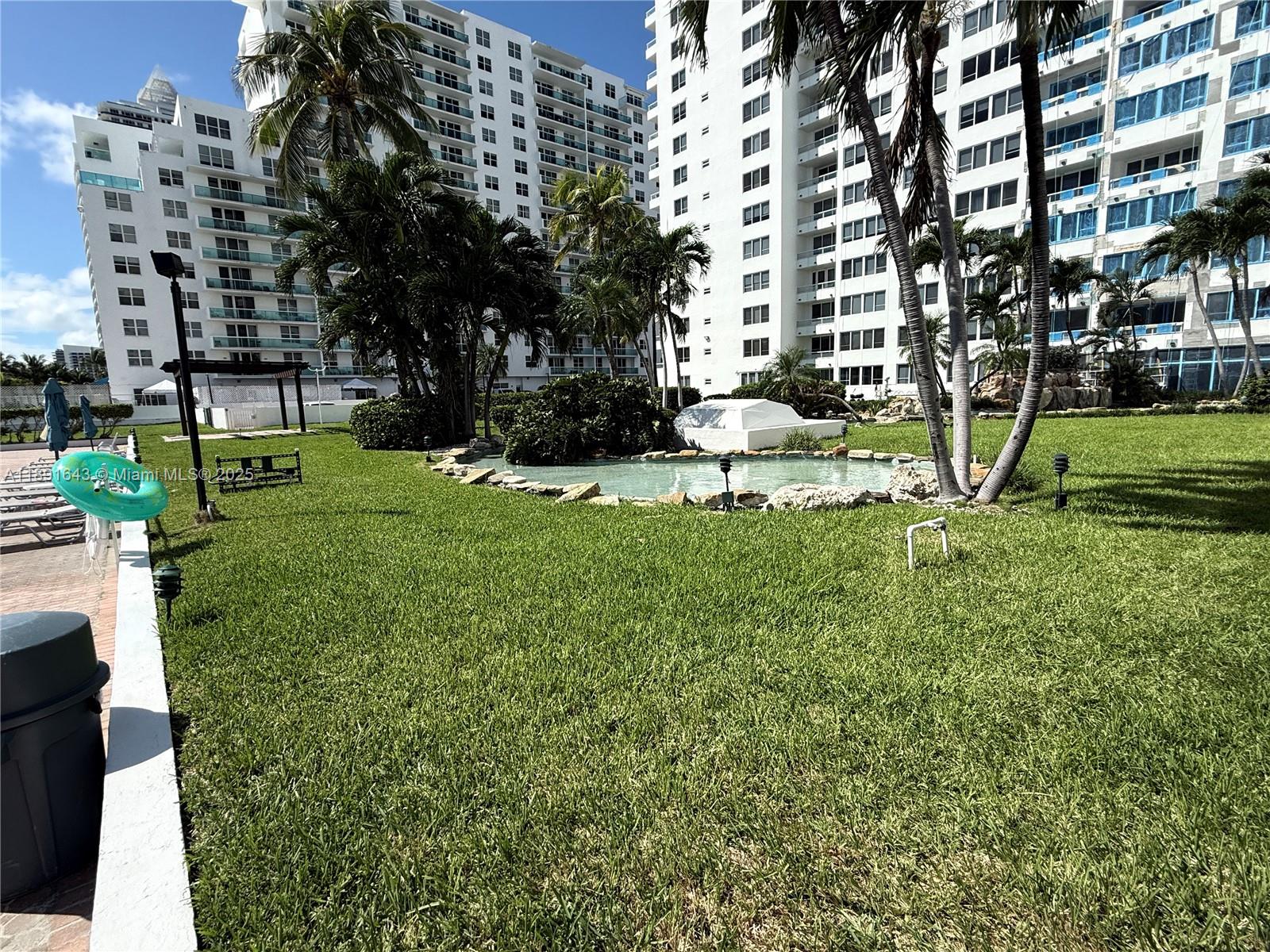 THE CARRIAGE CLUB NORTH. - Residential