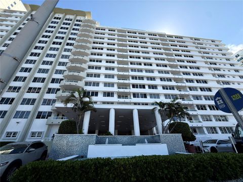 Photo of 5005 Collins Ave #823, Miami Beach, FL 33140 (MLS # A11891643)
