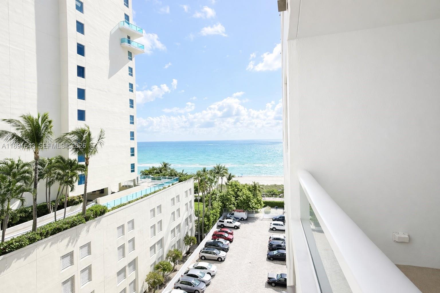 5005 Collins Ave 823