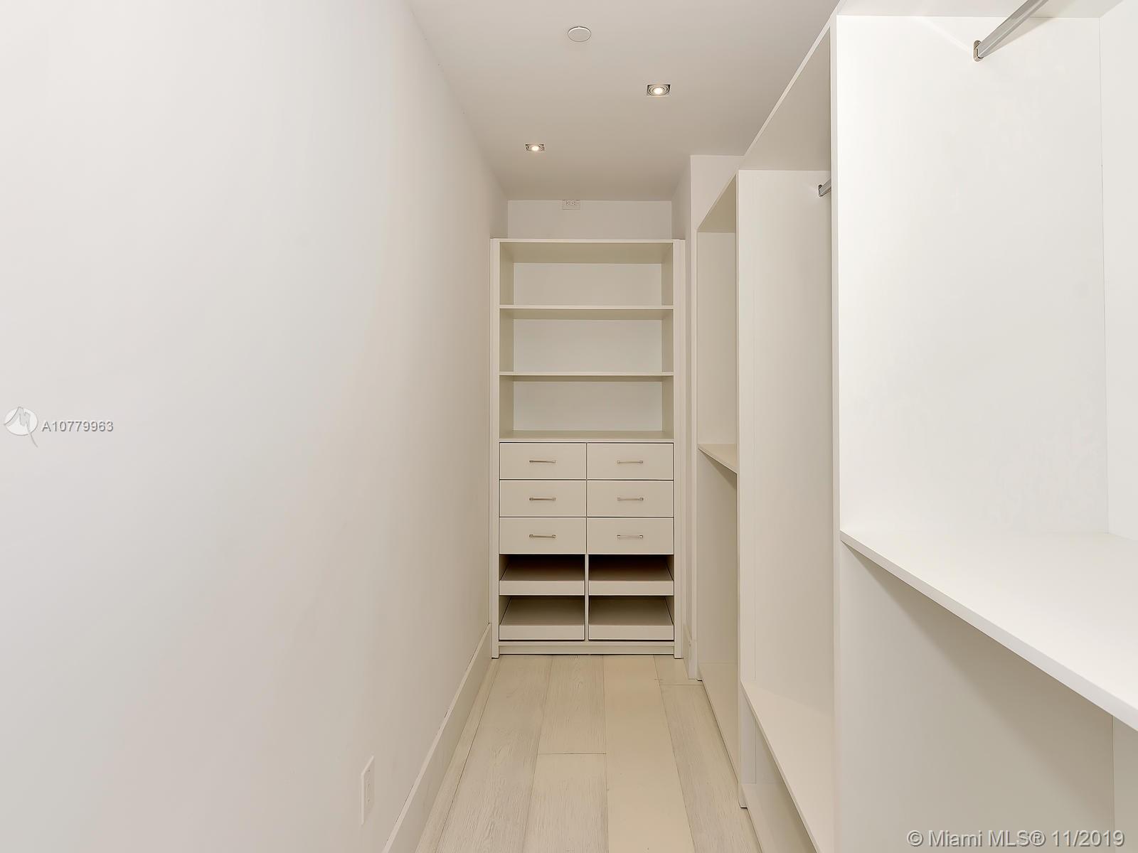 St Regis - Residential