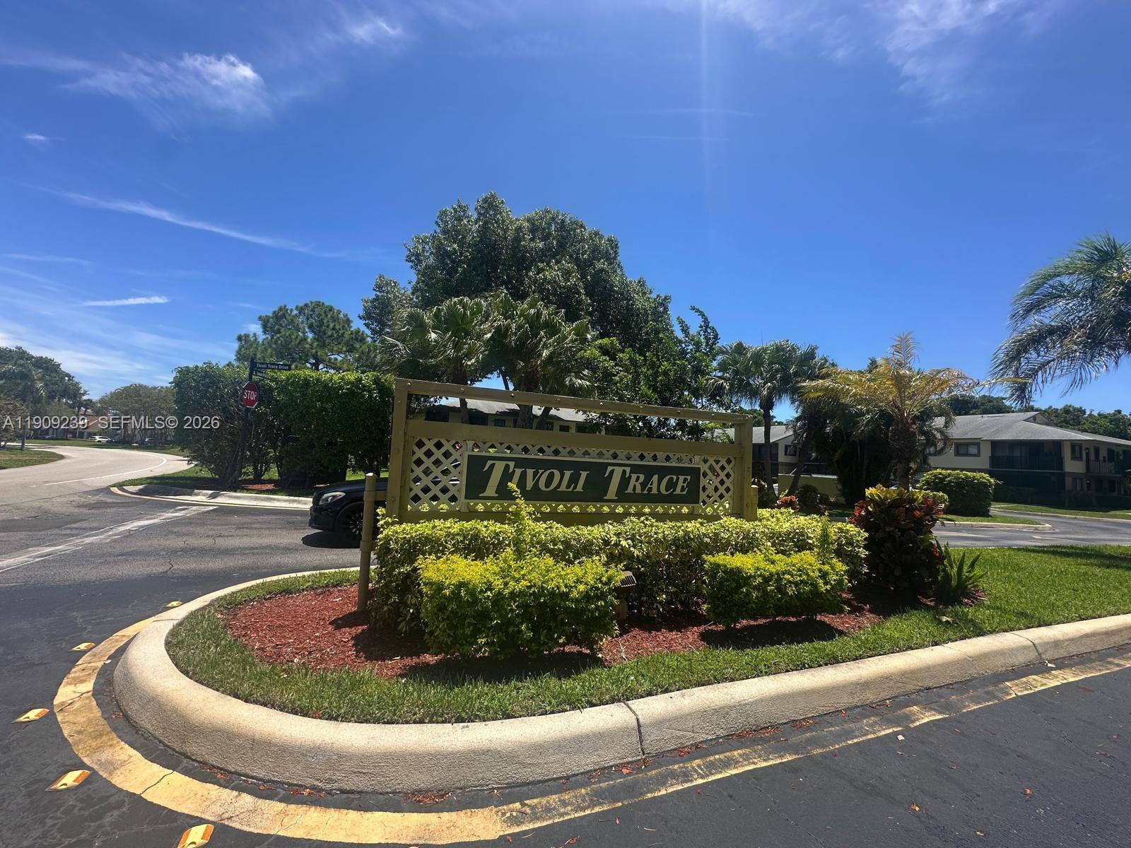 TIVOLI TRACE CONDO NO 9 - Residential