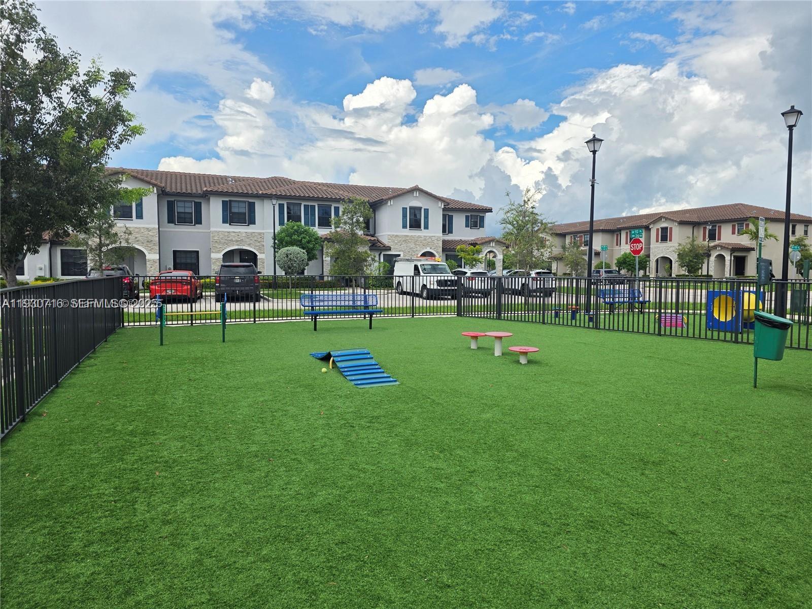 COCO PALM VILLAS - Residential Lease