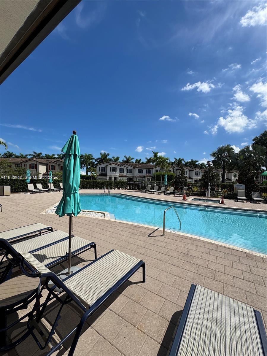 COCO PALM VILLAS - Residential Lease