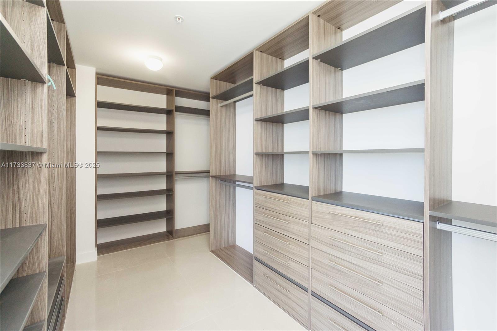 MARINA PALMS RESIDENCES N - Residential