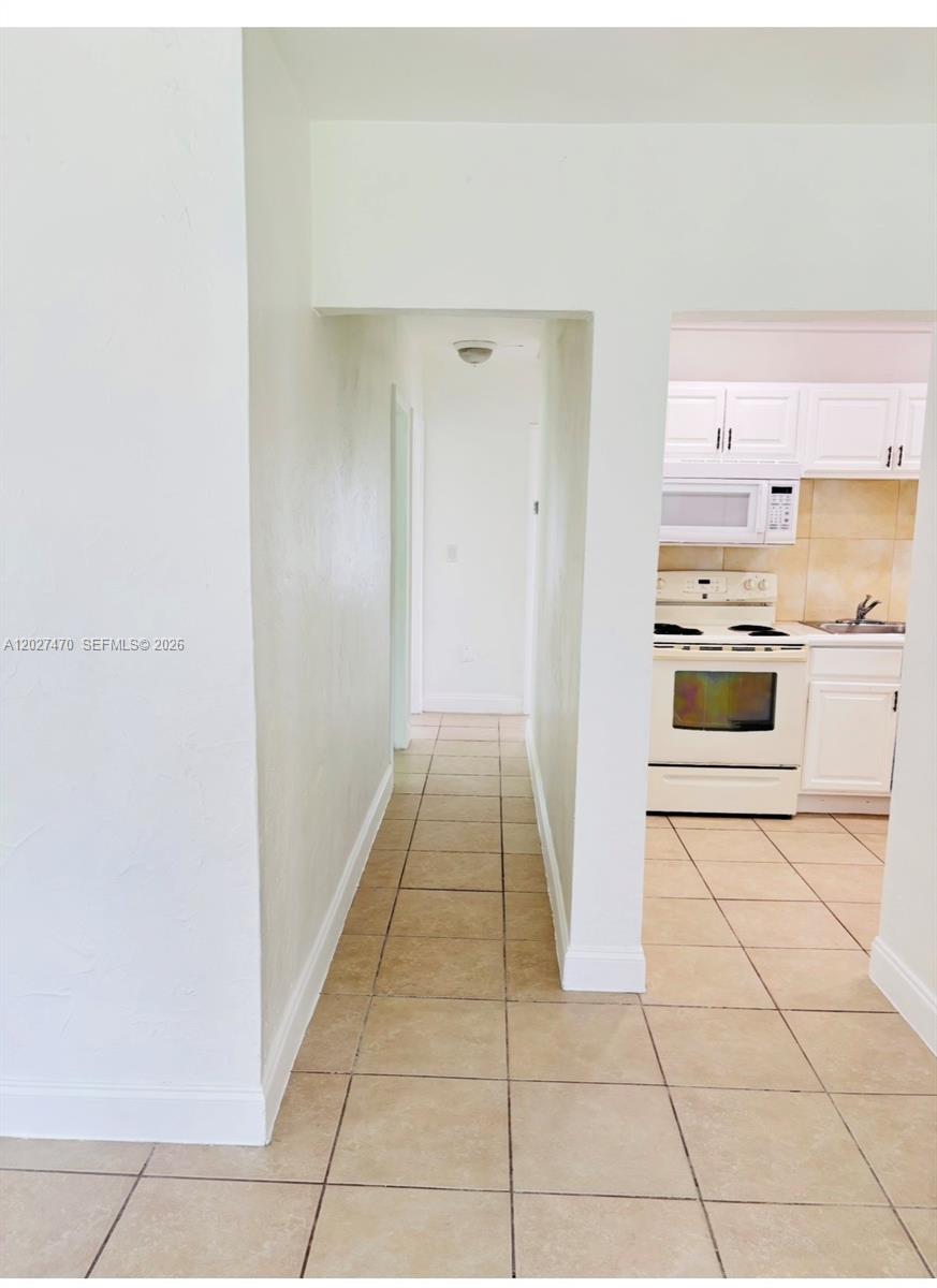 14400 Polk St -