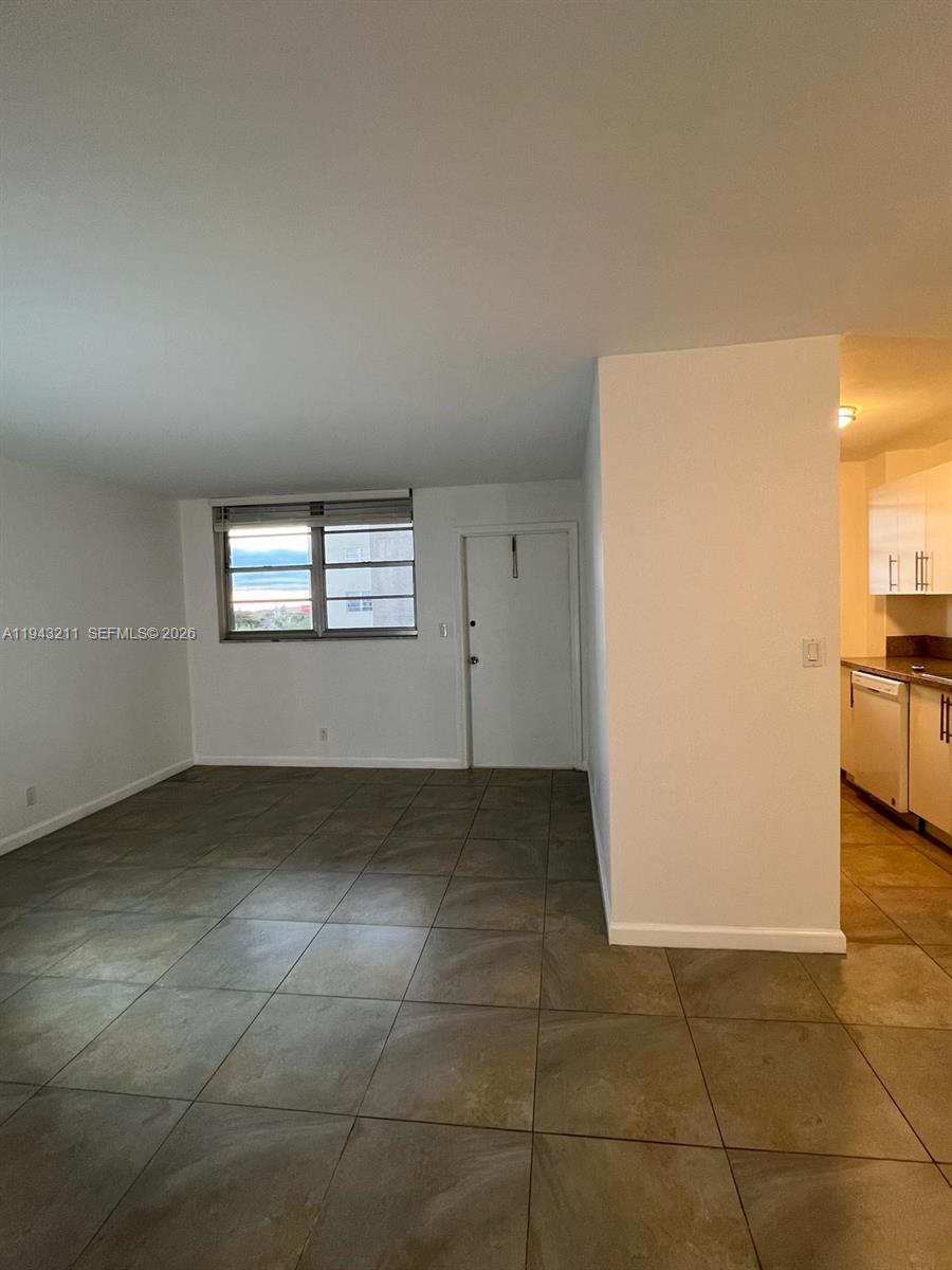 TELSTAR CONDOMINIUM INC - Residential Lease