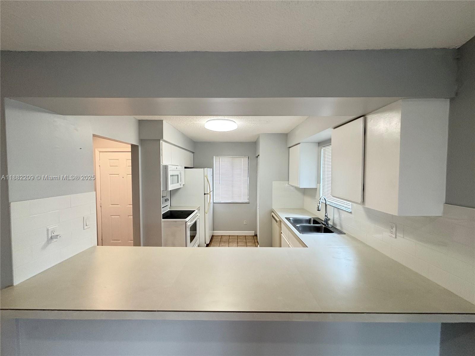 CANALAKE REPLAT - Residential Lease