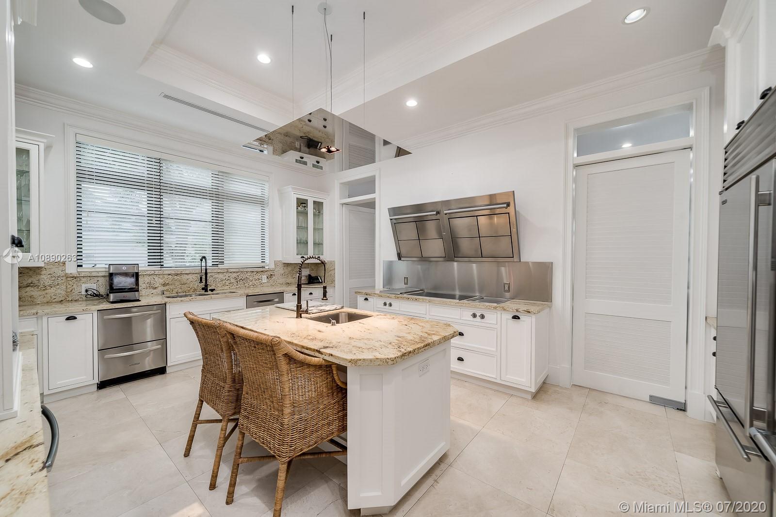 SUNRISE HARBOUR REV PL - Residential