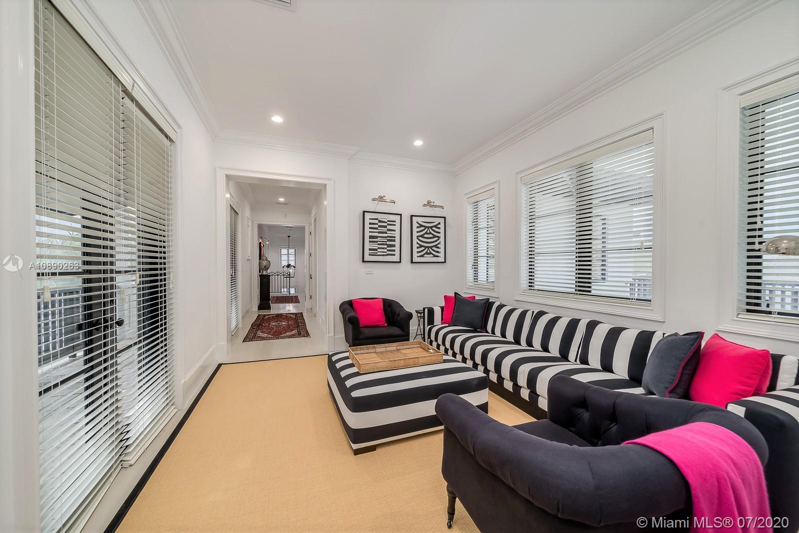SUNRISE HARBOUR REV PL - Residential