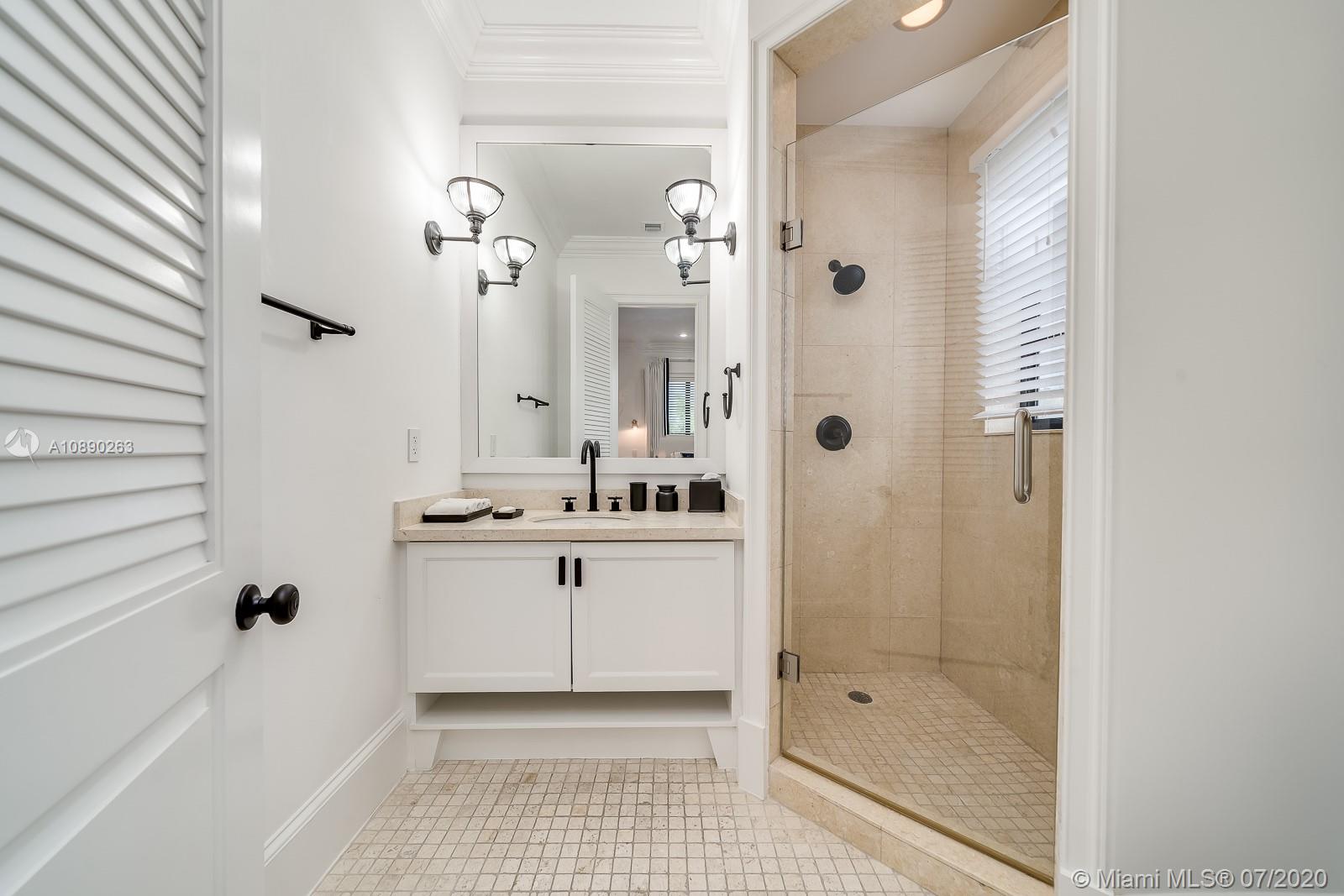 SUNRISE HARBOUR REV PL - Residential