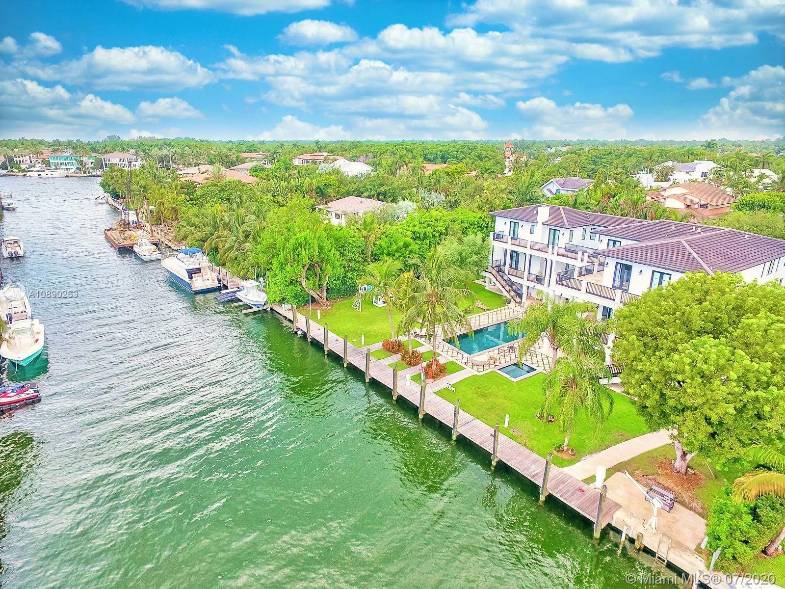 SUNRISE HARBOUR REV PL - Residential