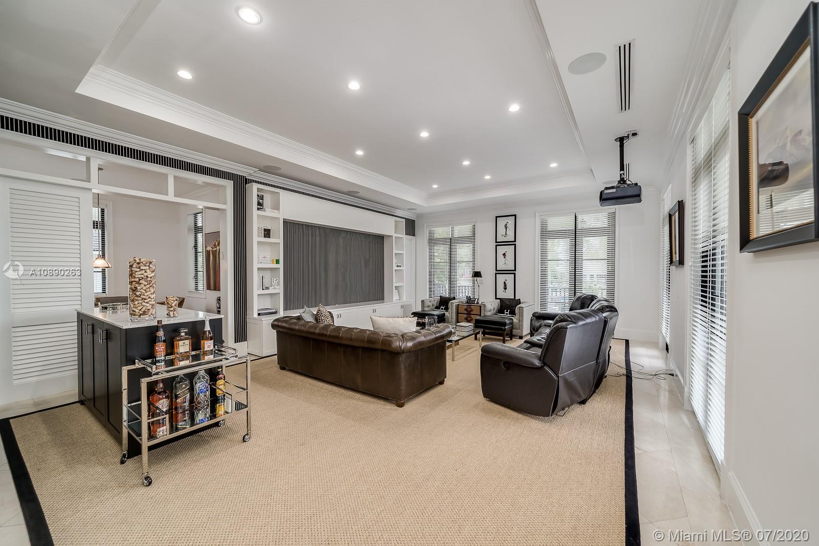 SUNRISE HARBOUR REV PL - Residential