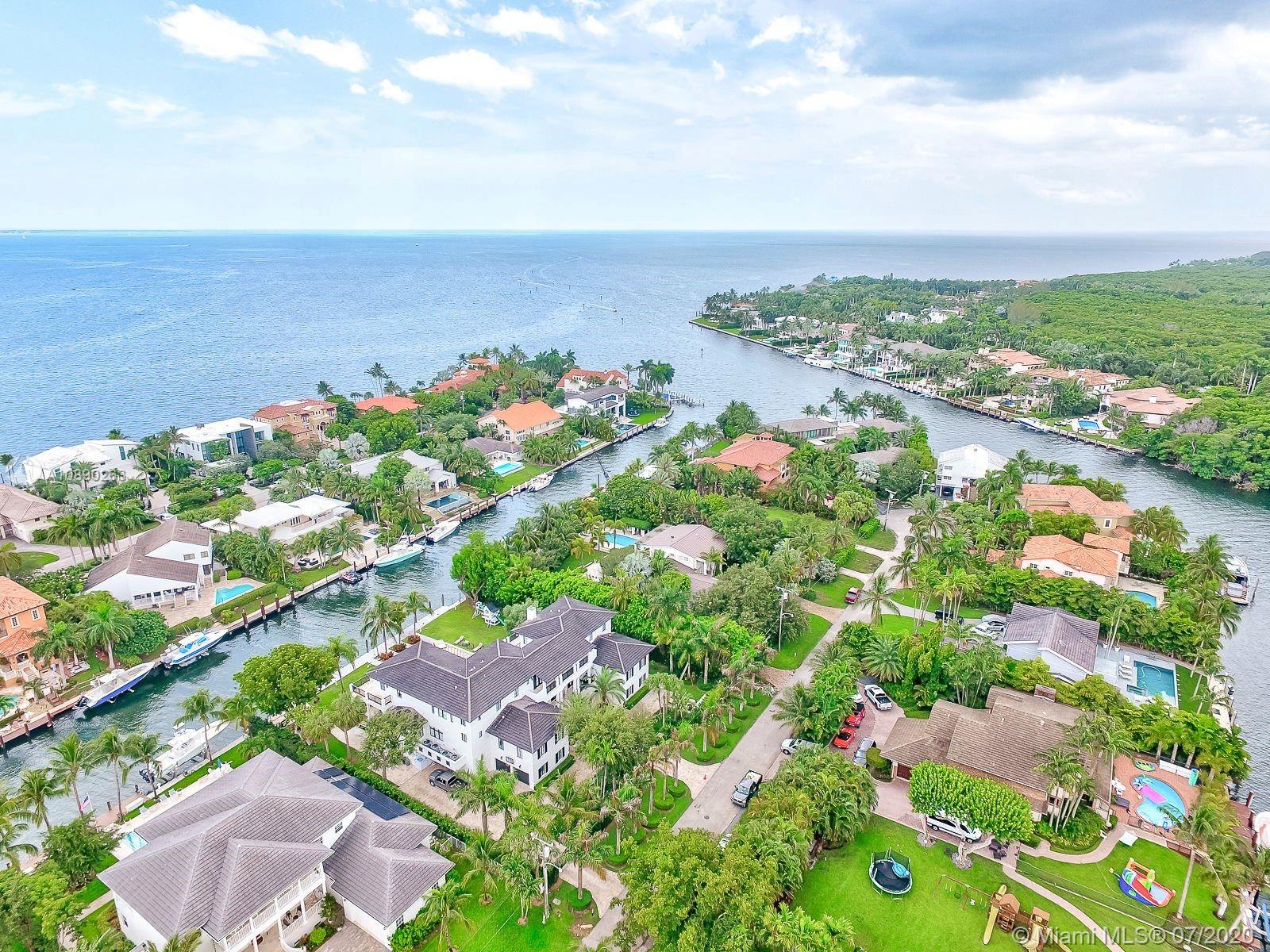 SUNRISE HARBOUR REV PL - Residential