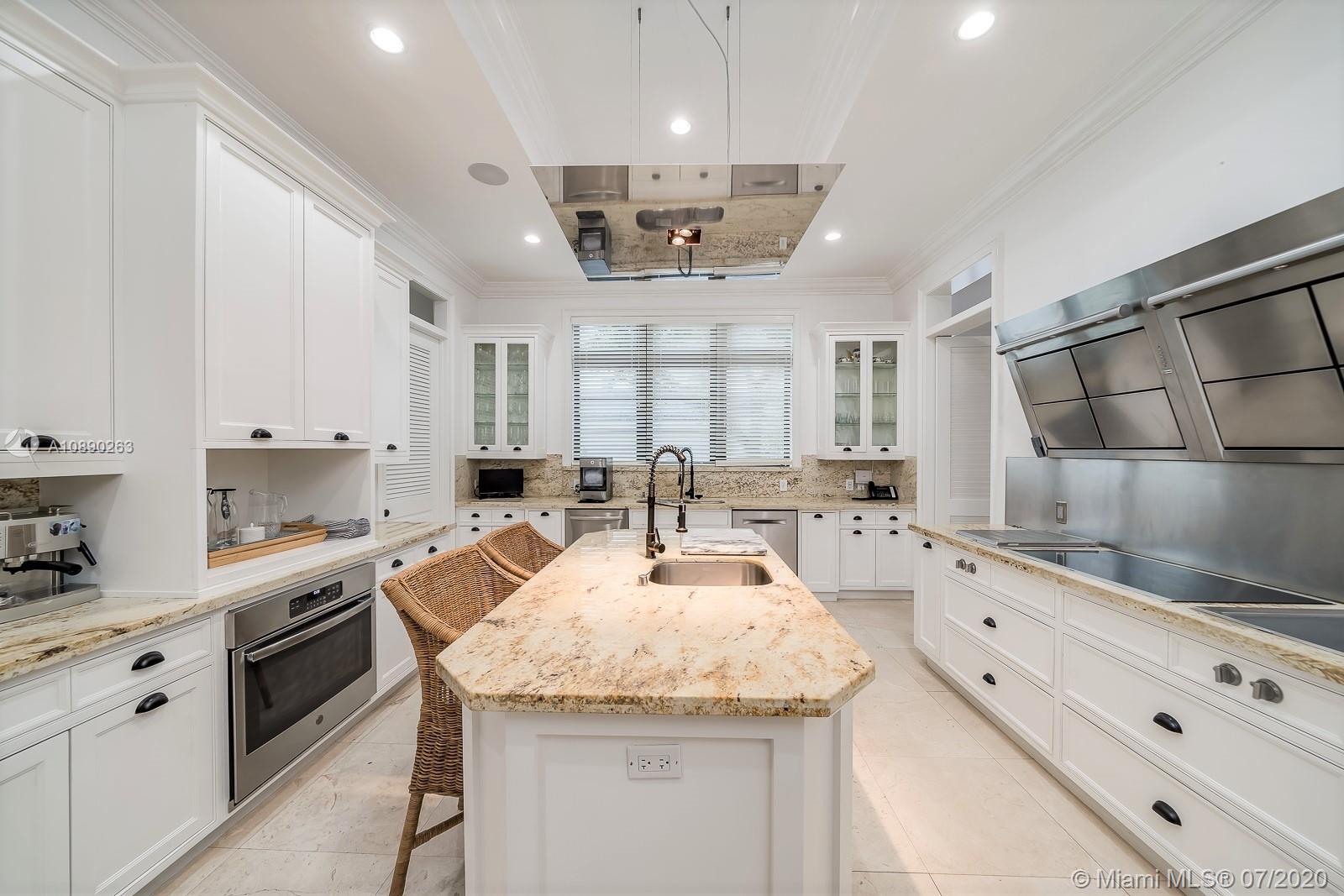 SUNRISE HARBOUR REV PL - Residential