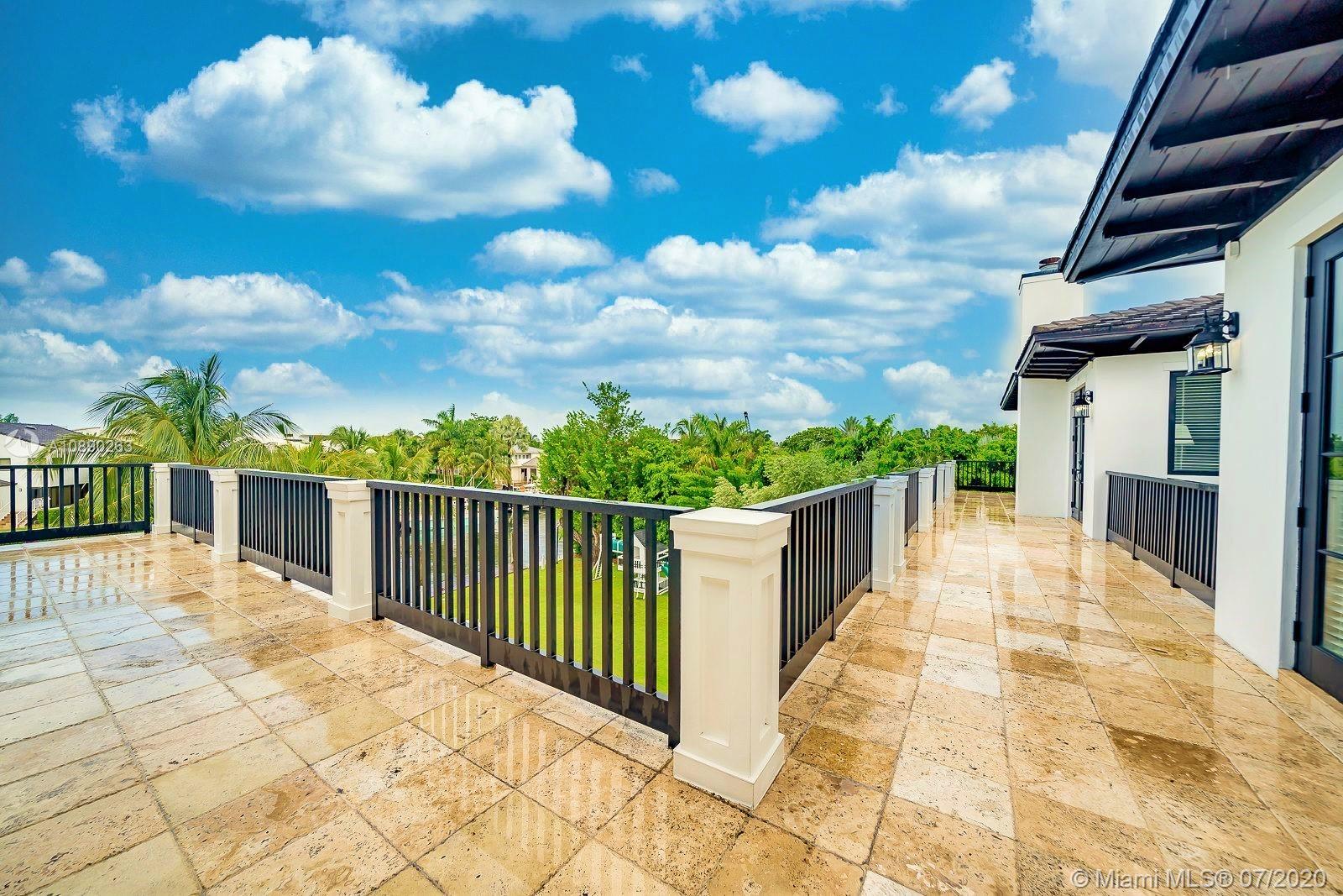 SUNRISE HARBOUR REV PL - Residential