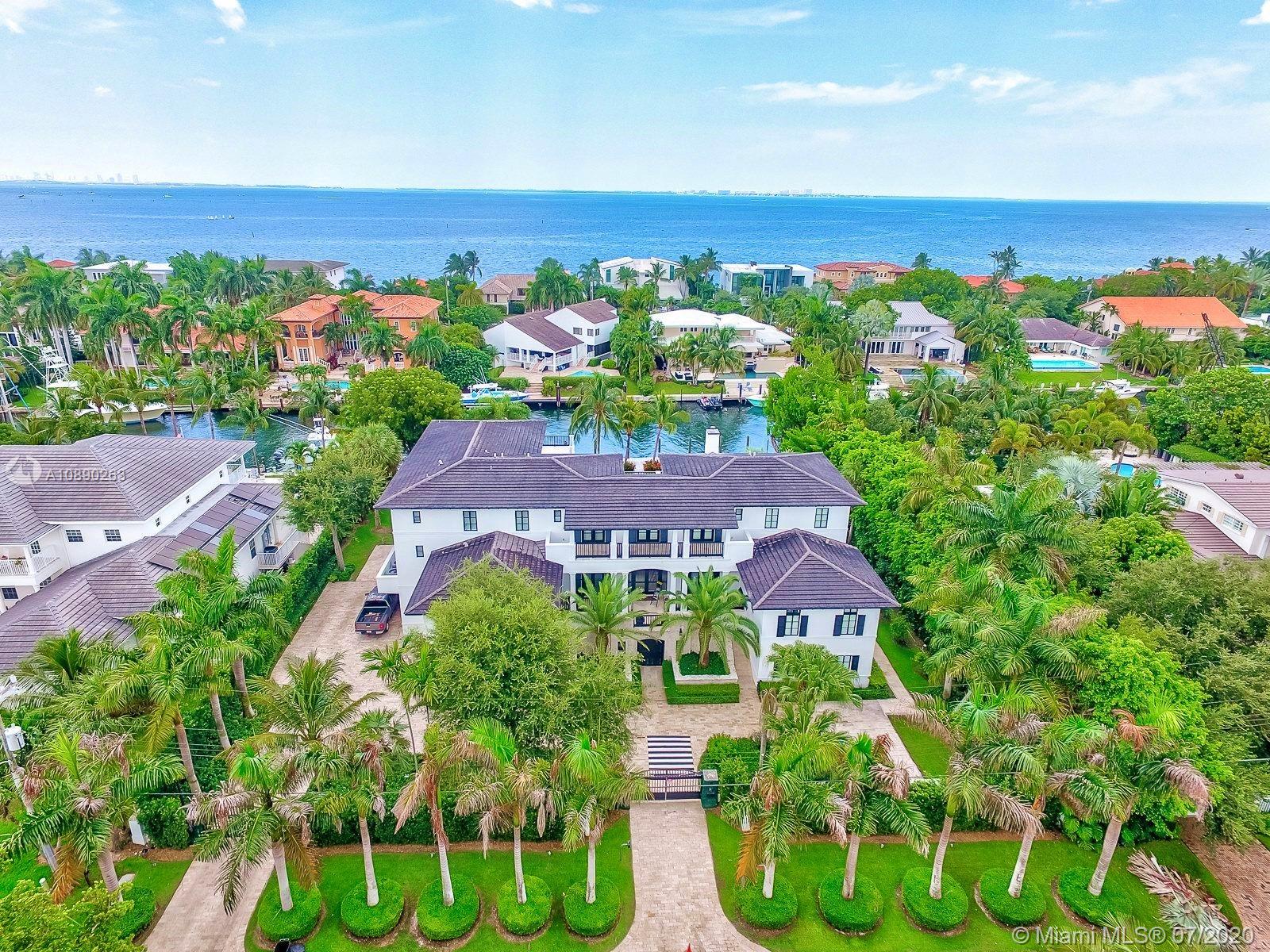 SUNRISE HARBOUR REV PL - Residential