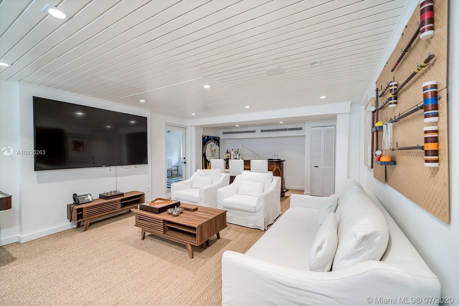 SUNRISE HARBOUR REV PL - Residential