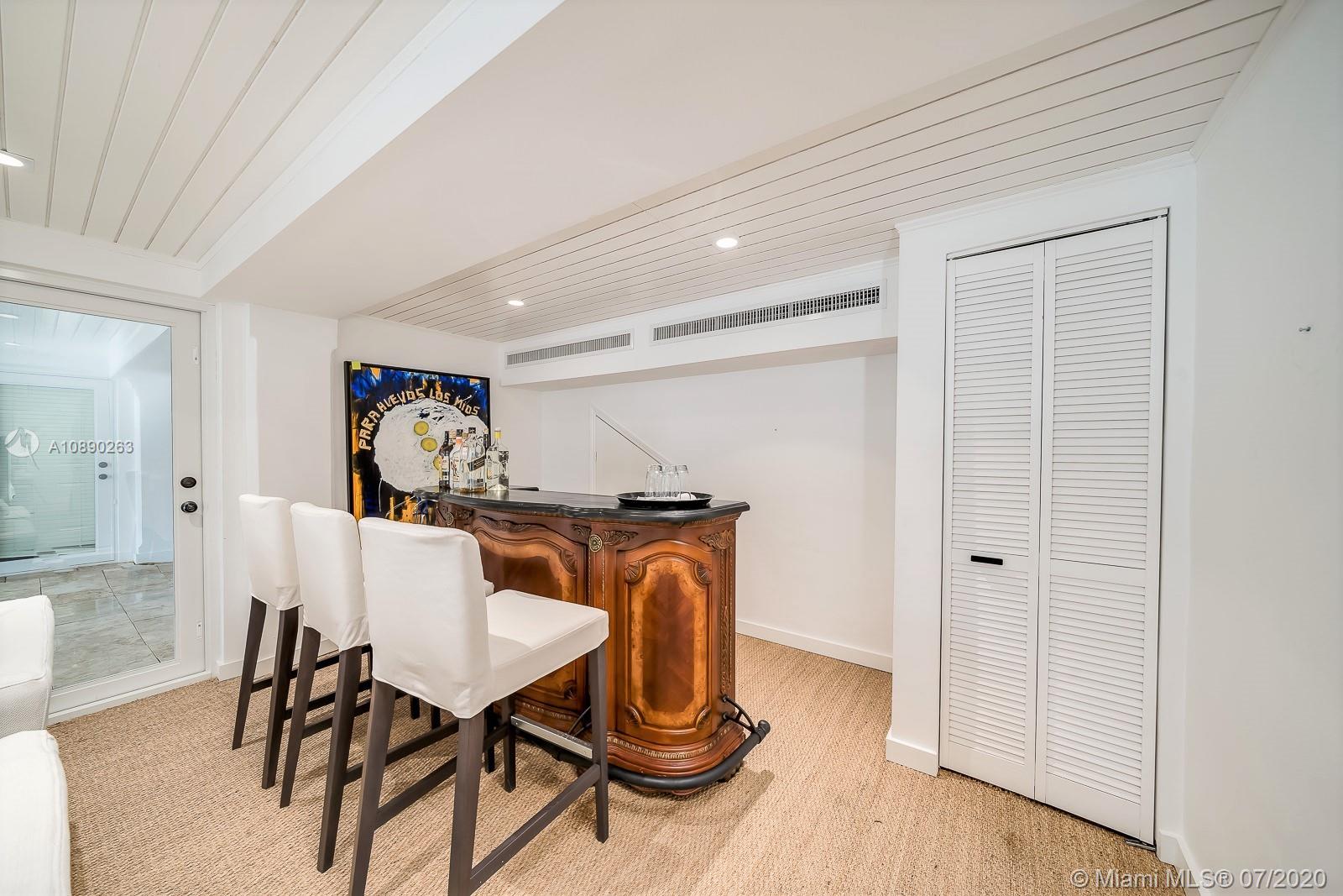 SUNRISE HARBOUR REV PL - Residential