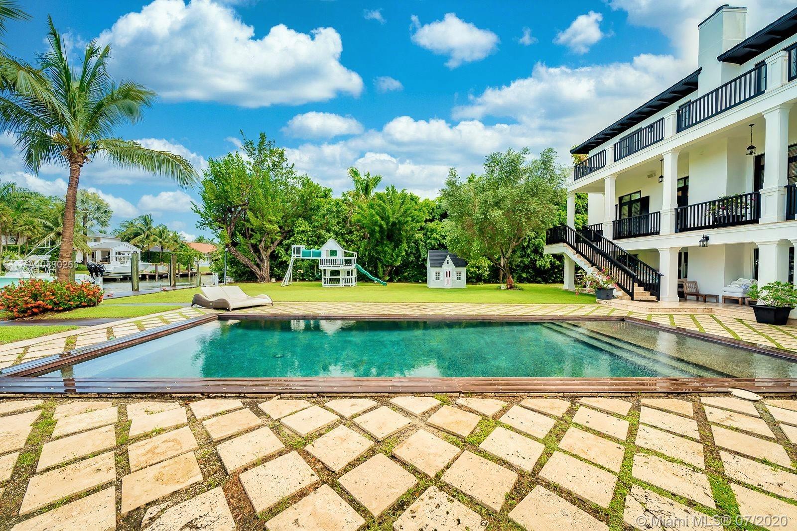 SUNRISE HARBOUR REV PL - Residential